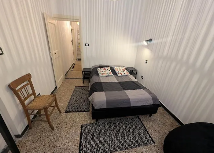 Sara A Genova, Very Central, Where History Is The Protagonist Apartment
